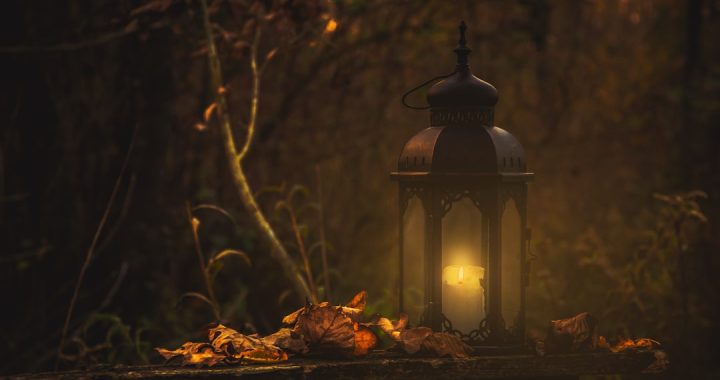 Photo Solar-powered lantern